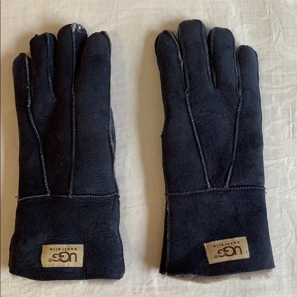 LUXURIOUS AUTHENTIC UGG AUSTRALIA GLOVES